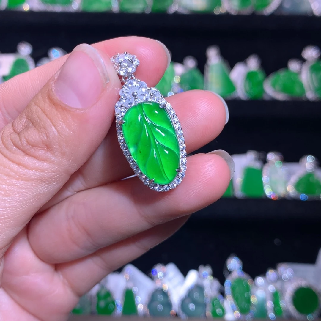 【闪购商品】颈饰银S925镶嵌翡翠天然翡翠