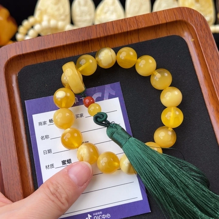 蜜蜡未镶嵌珠宝奇石