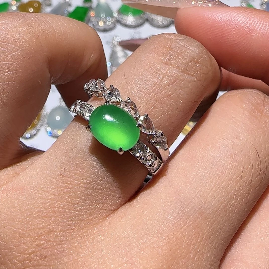 【闪购商品】18K金镶嵌戒指翡翠天然