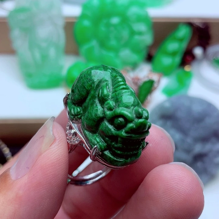 未镶嵌戒指翡翠戒指