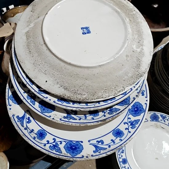 摆件盘子碗茶壶啥都有