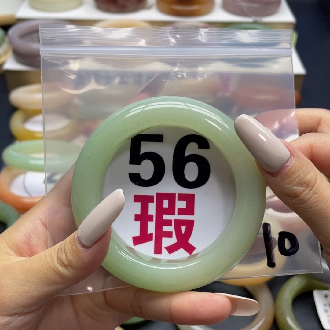 未镶嵌手镯石英质玉