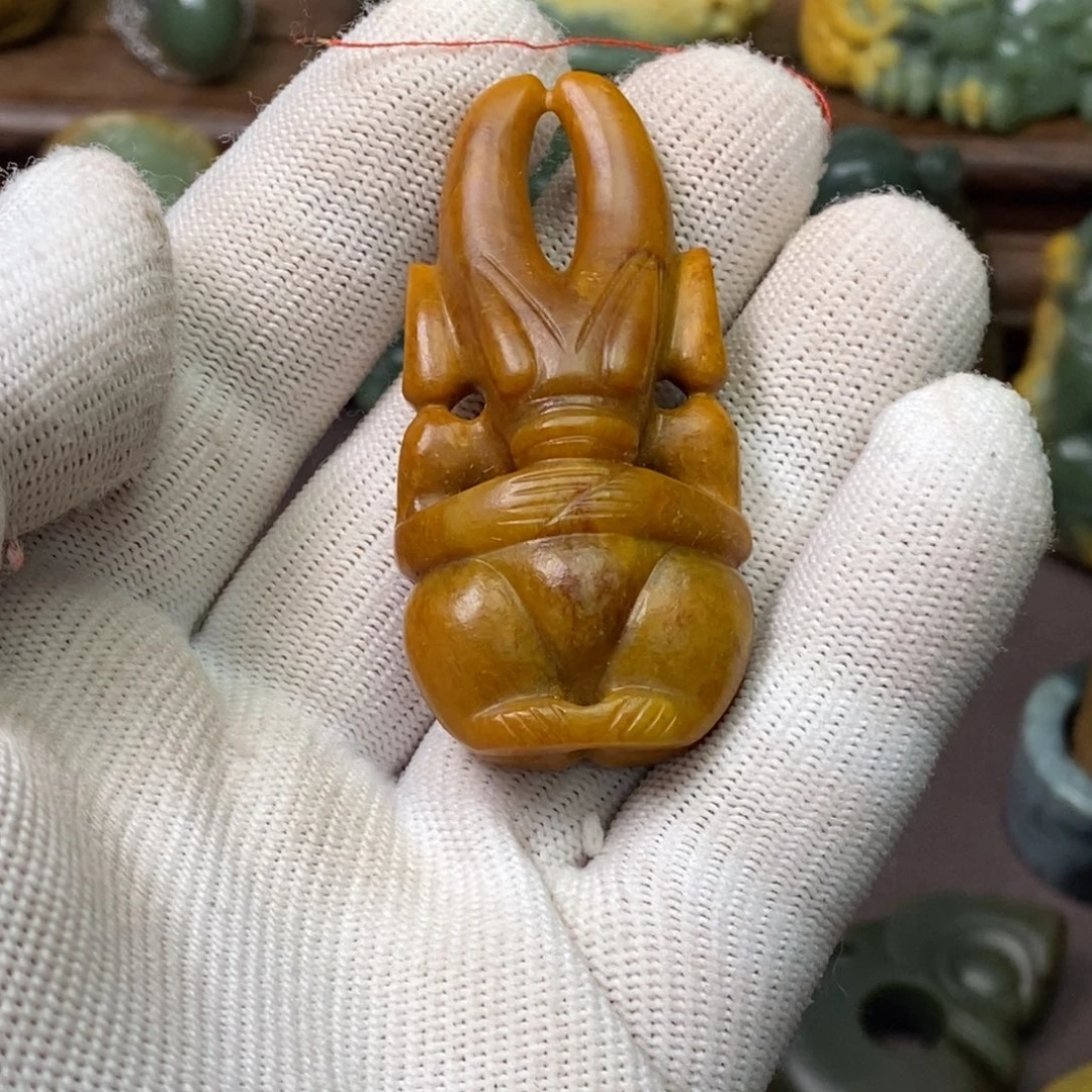 秋***风岫岩河磨玉（透闪石质玉）未镶嵌挂件