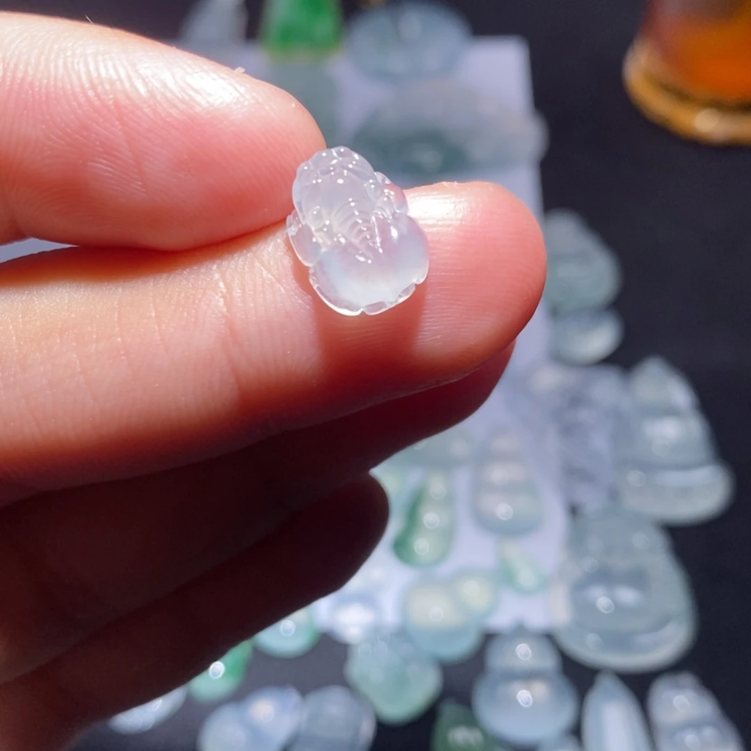 翡翠颈饰未镶嵌貔貅