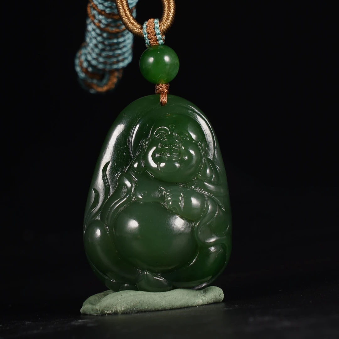 lot37和田碧玉佛公挂件/保利拍卖