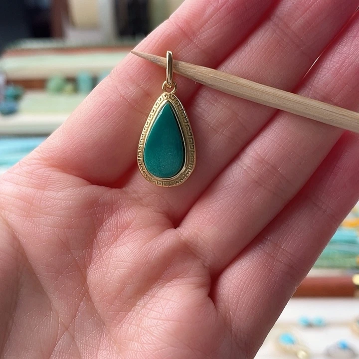 绿松石未镶嵌水滴吊坠