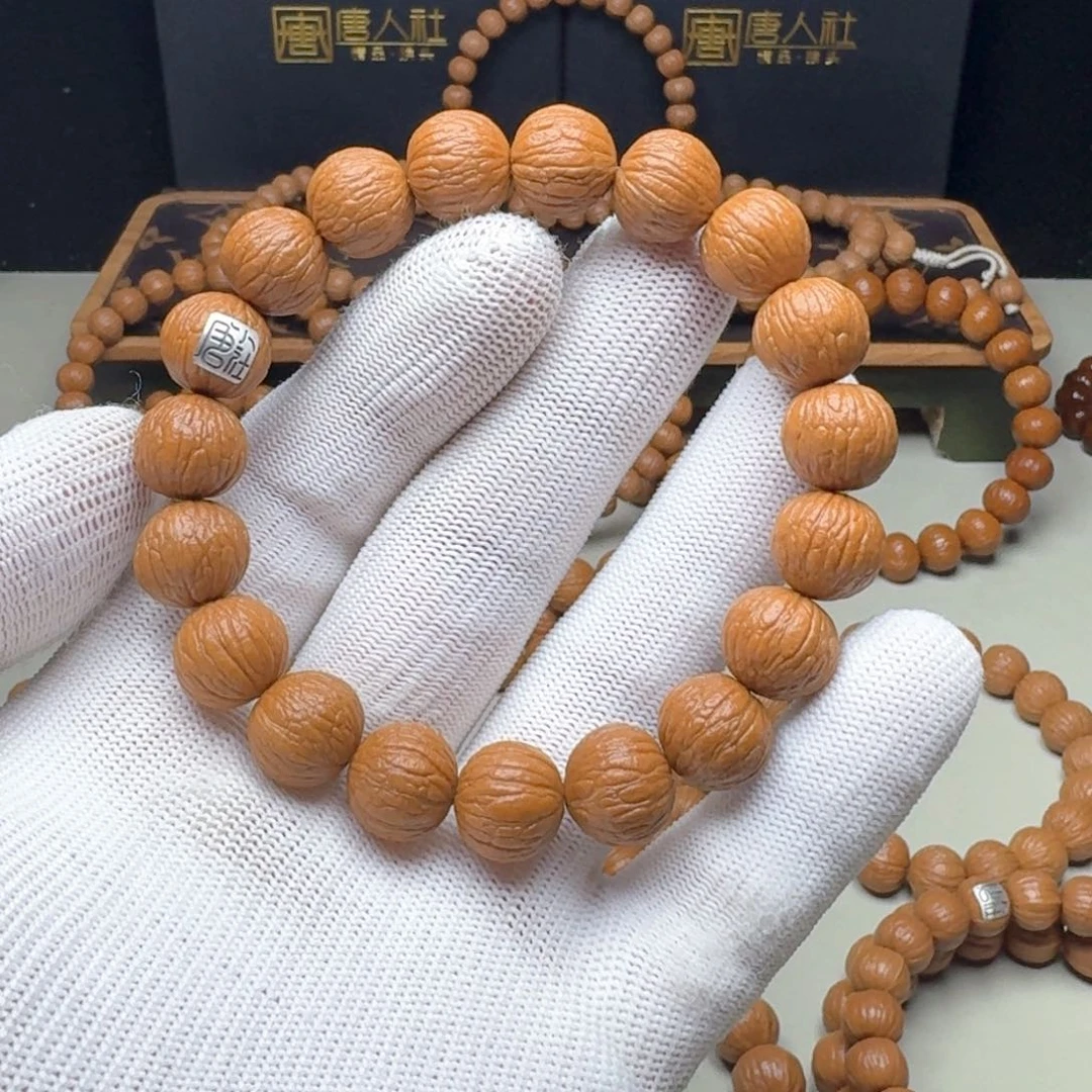 猴头核桃手串依**洒13大同尺银标款凤羽