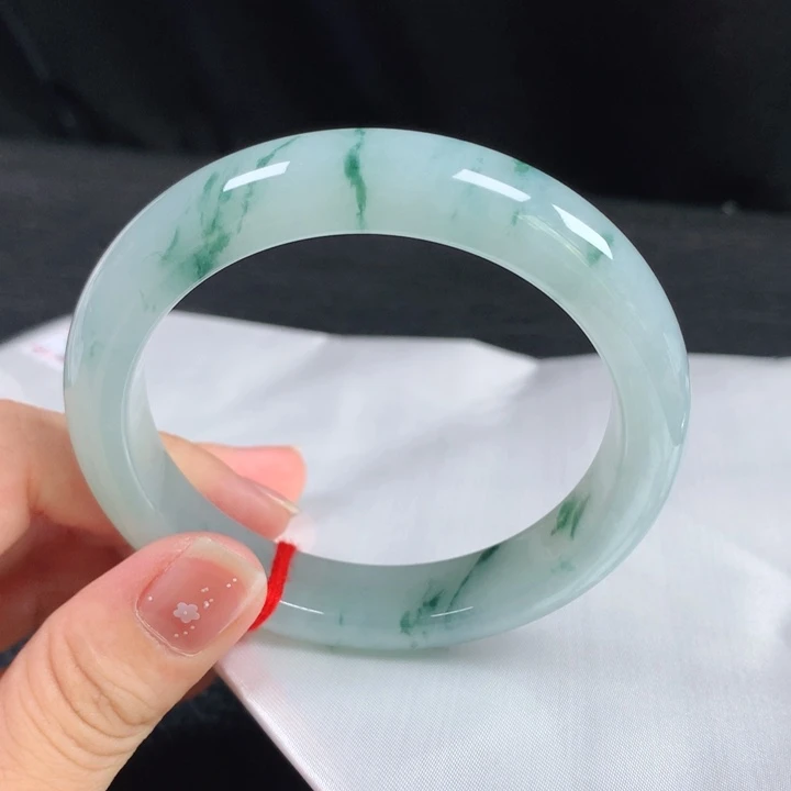 未镶嵌手镯翡翠。。