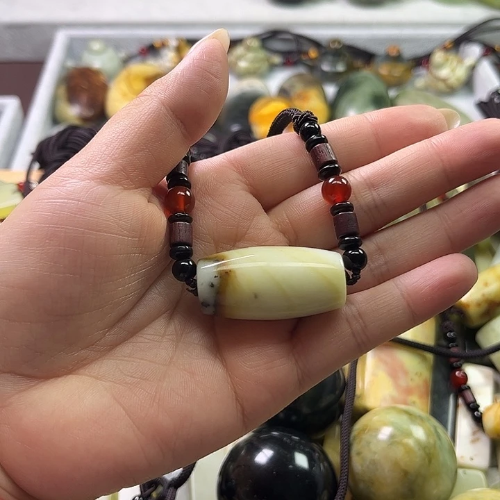 K***o蛇纹石玉未镶嵌珠宝奇石