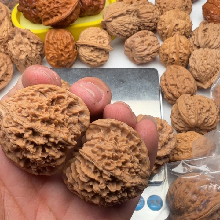 红***枫文玩核桃吊坠麻核桃21