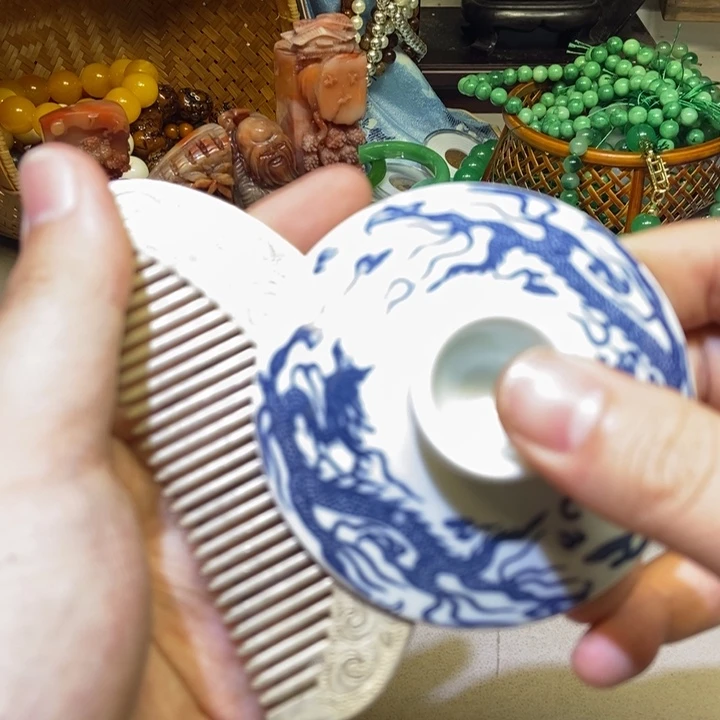 瓷片不v哈哈哈哈哈哈沟沟壑壑