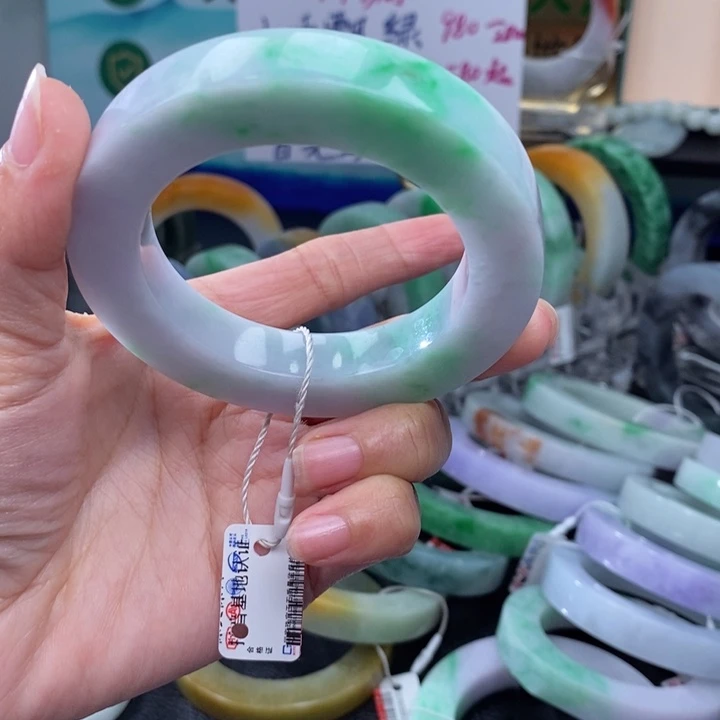 未镶嵌手镯定制翡翠