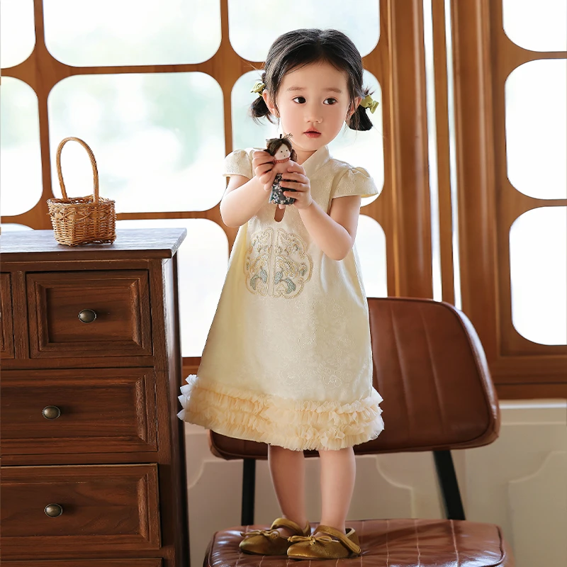 周岁女童2025新连衣裙礼服夏季中式国风杏色旗袍周岁生日宴公主裙