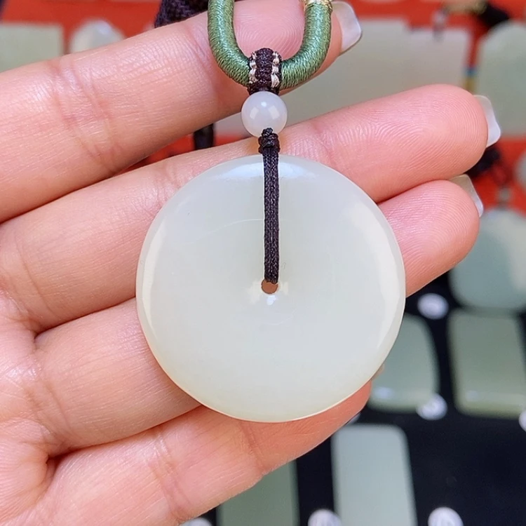 【闪购商品】颈饰未镶嵌和田玉