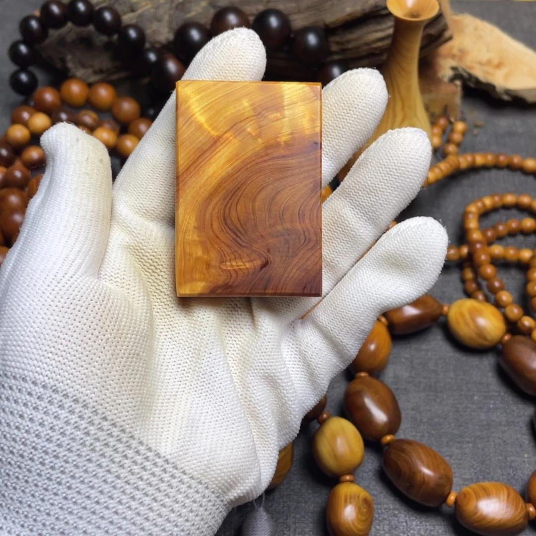 皓***影柏木（崖柏）无事牌闪电