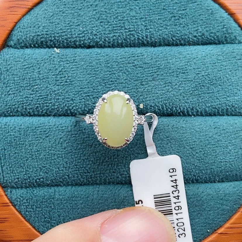 【闪购商品】银S925镶嵌戒指翡翠琴