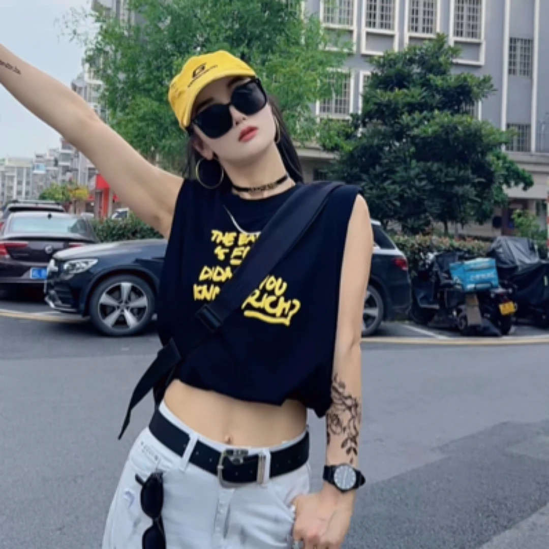 【C度笑笑力推】3800新品时尚小众字母链条短款上衣