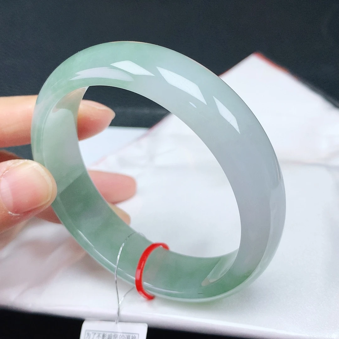 翡翠手镯未镶嵌58轮胎