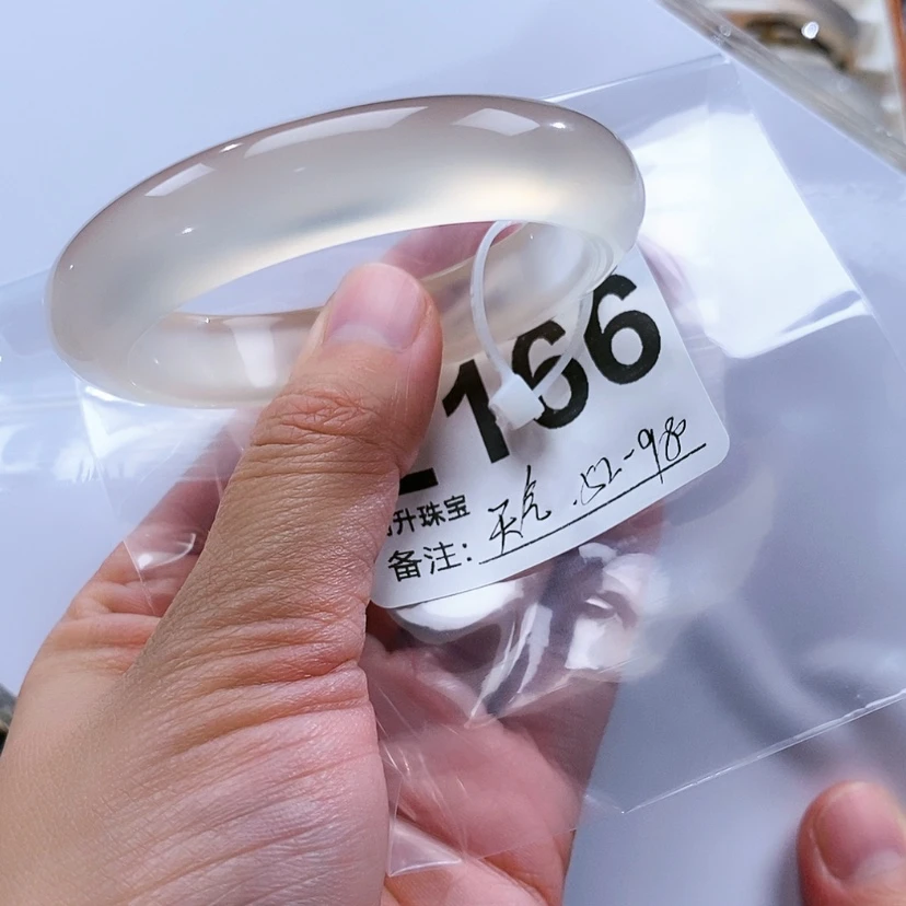 【闪购商品】手镯玛瑙/玉髓未镶嵌天***雨