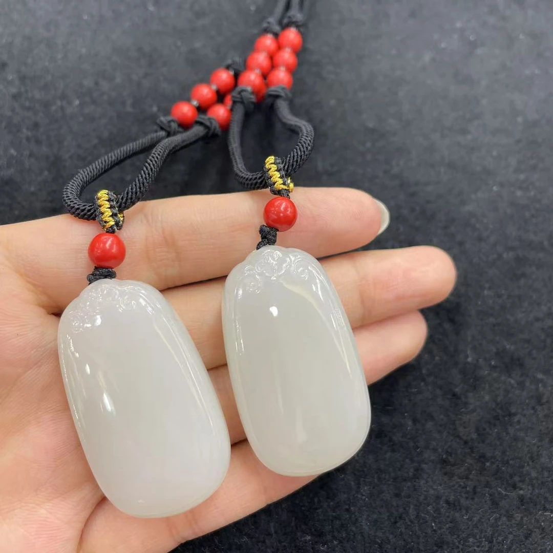 【玉经纶】31794/HQ18-和田玉无事牌吊坠-多样性发其一