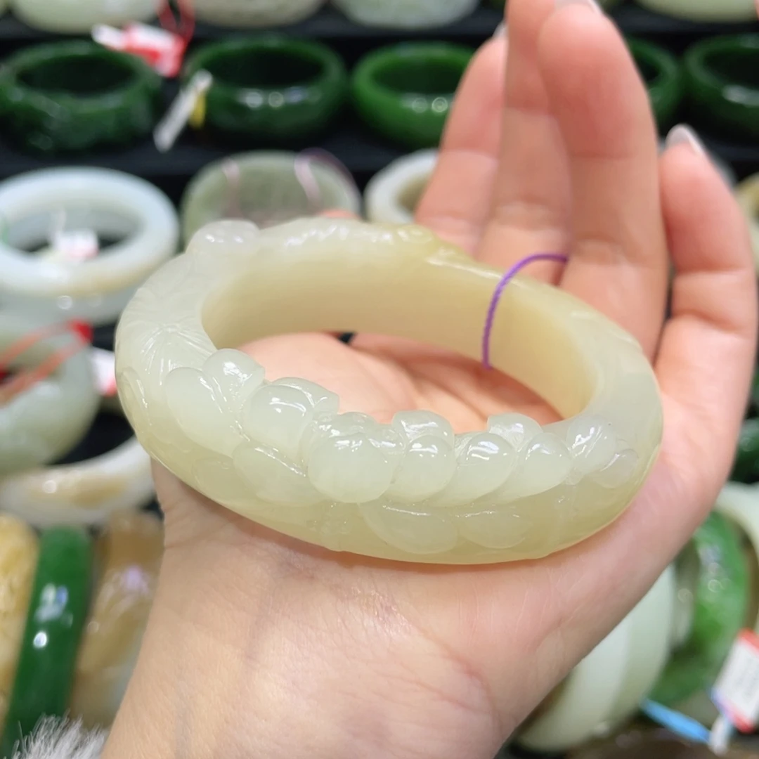 未镶嵌手镯和田玉86