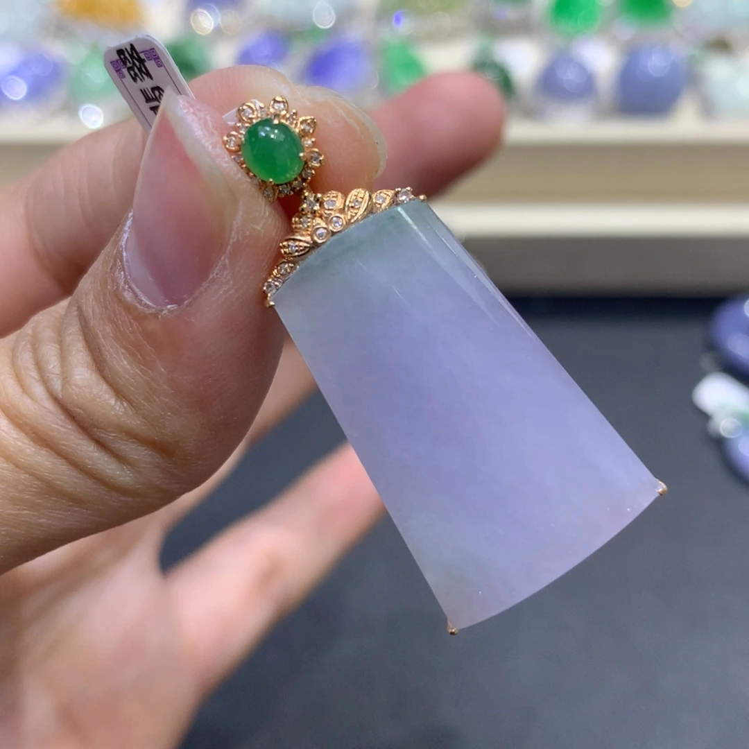 翡翠颈饰18K金镶嵌翡翠