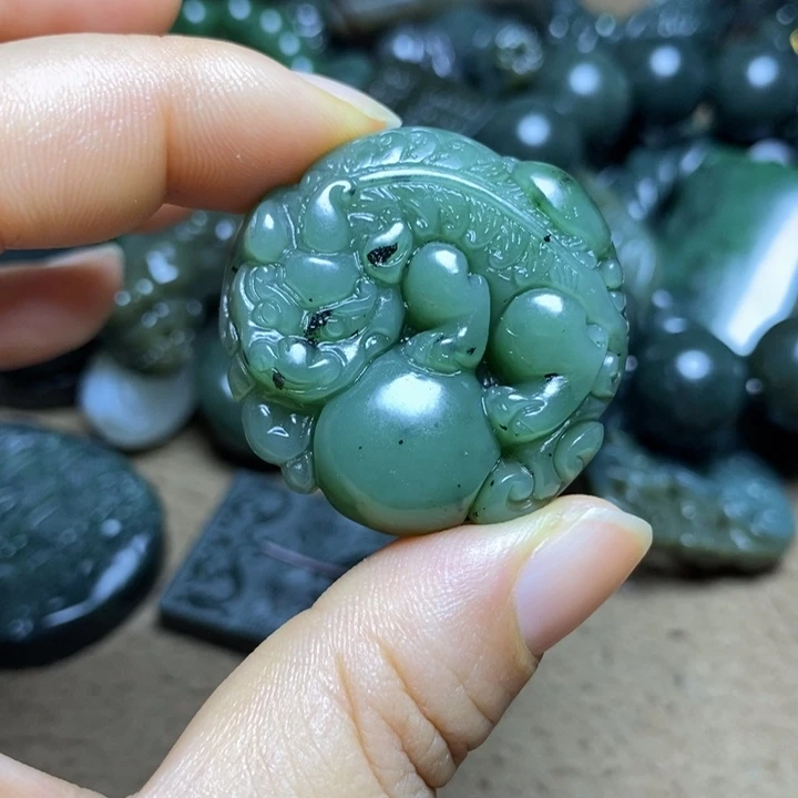 颈饰未镶嵌和田玉