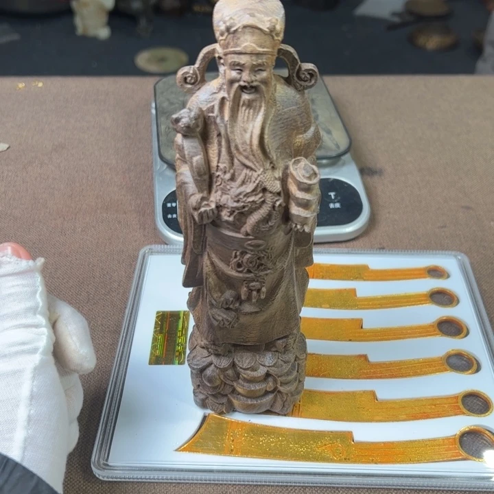 精品摆件工艺品等