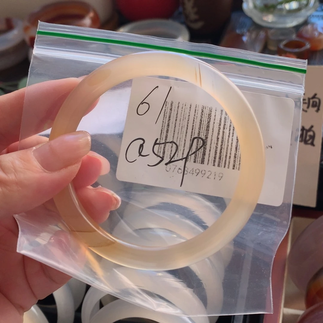 手镯玛瑙/玉髓未镶嵌61