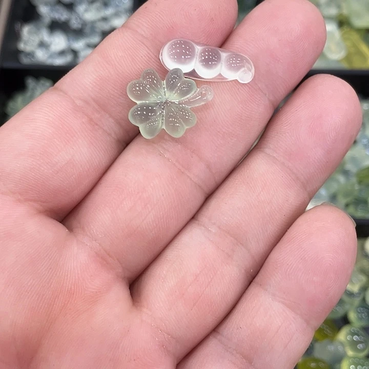 嗄***白蛇纹石玉合金颈饰