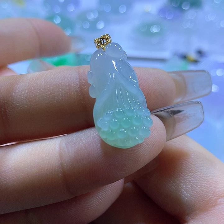 颈饰18K金镶嵌翡翠天然翡翠A货吊坠