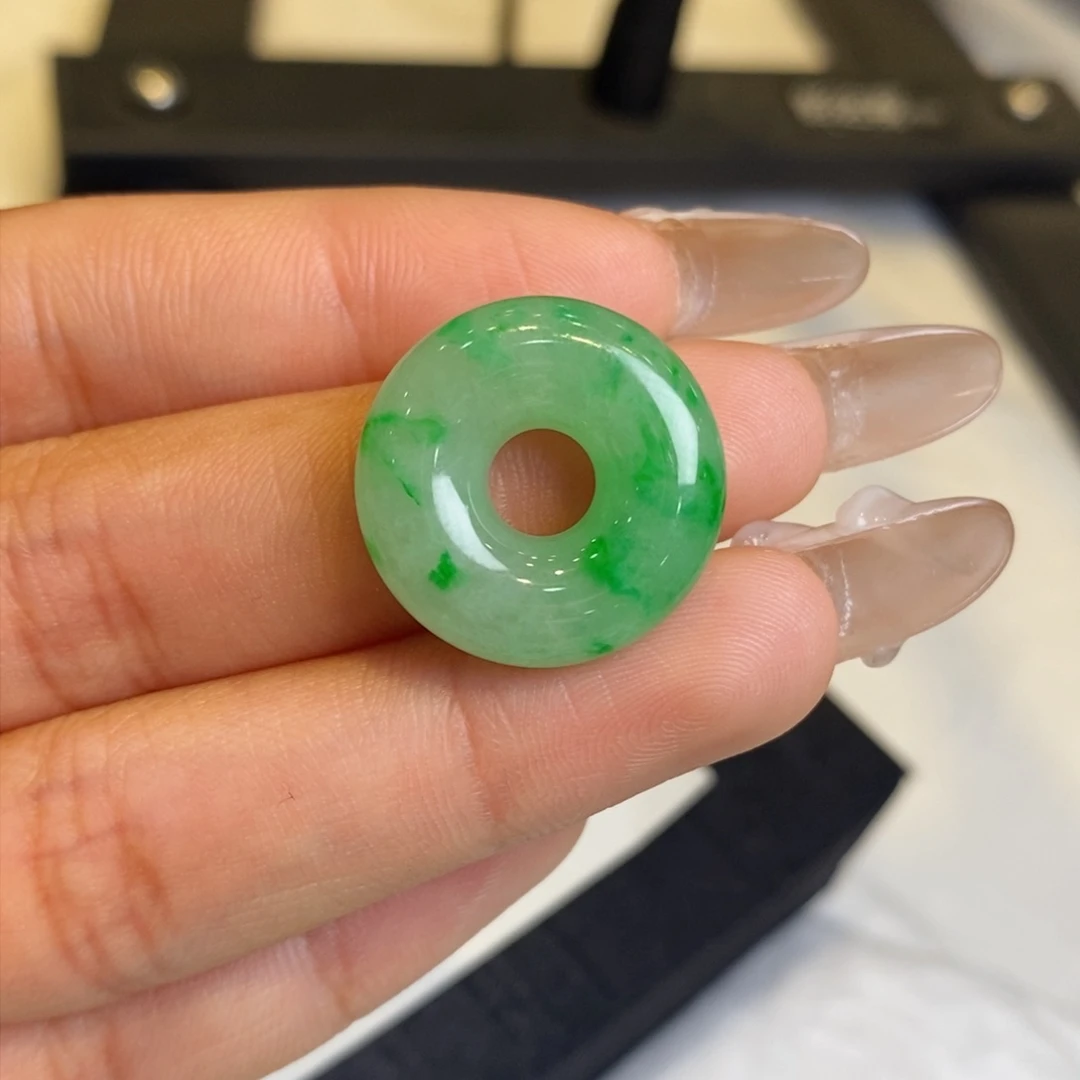 翡翠颈饰未镶嵌裸石甜甜圈