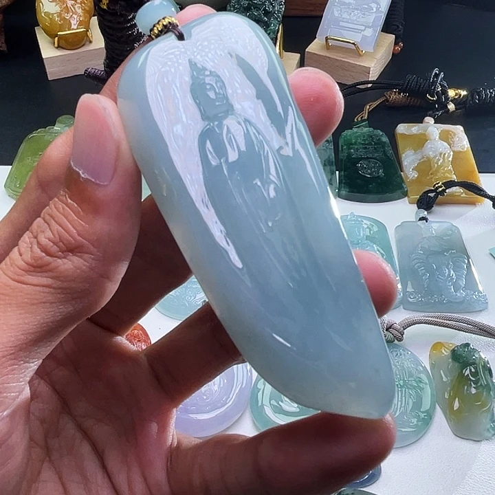 颈饰未镶嵌翡翠蓝胶翡翠站观音