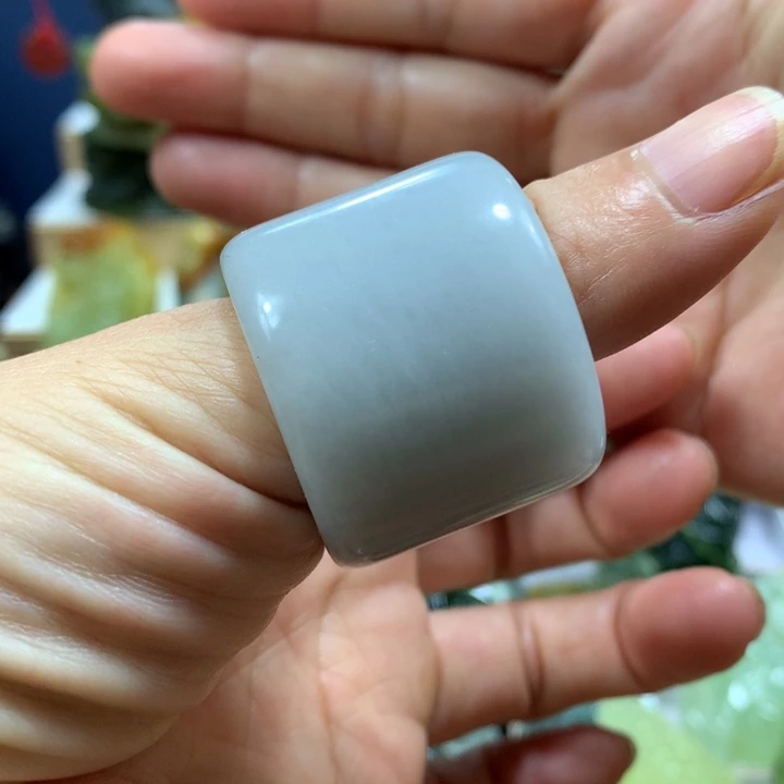 蛇纹石玉未镶嵌手把件