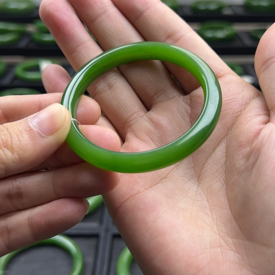 和田玉（碧玉）未镶嵌手镯52.53冰辣绿