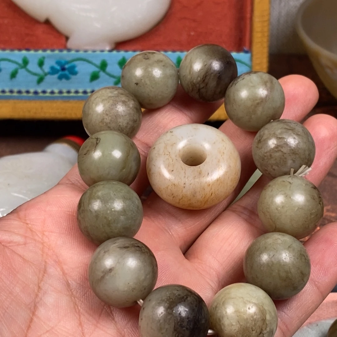 用***1非常精美的脖挂件