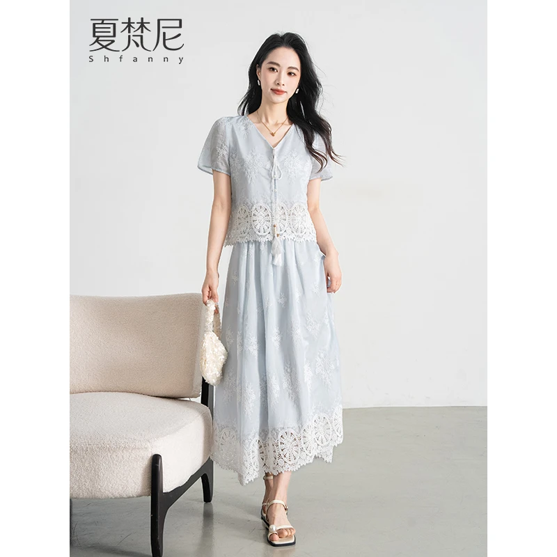夏梵尼盛夏蓝星2025夏季新款法式绣花V领流苏上花边半裙套装