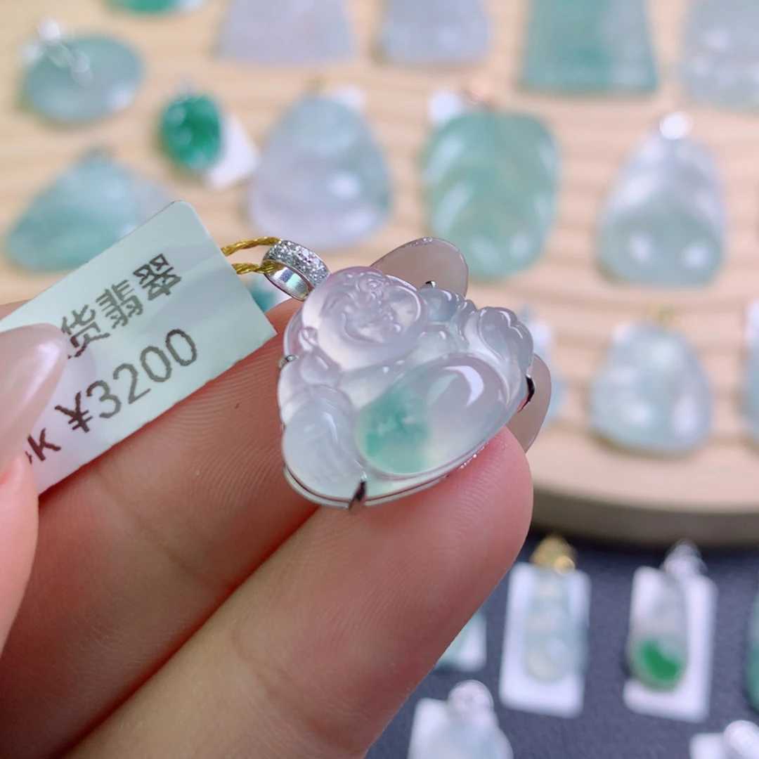 翡翠18K金镶嵌颈饰翡翠吊坠