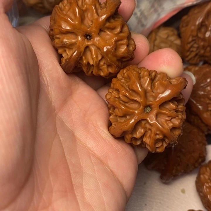 文玩核桃吊坠苹果25