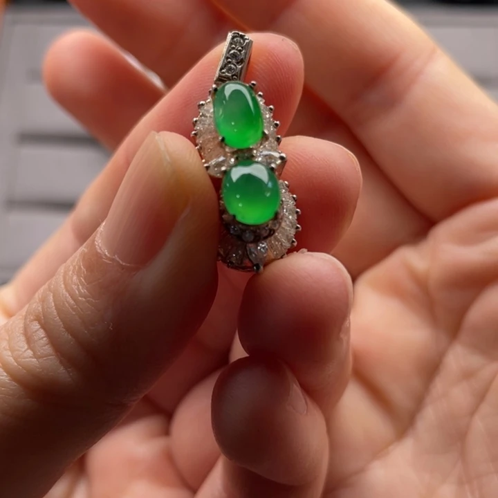 定制翡翠未镶嵌甜绿蛋面