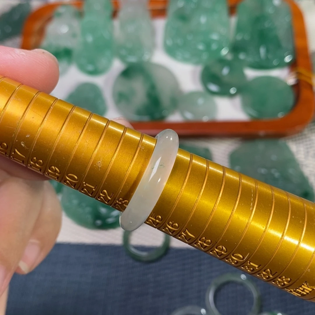 石英质玉颈饰未镶嵌麦*姐