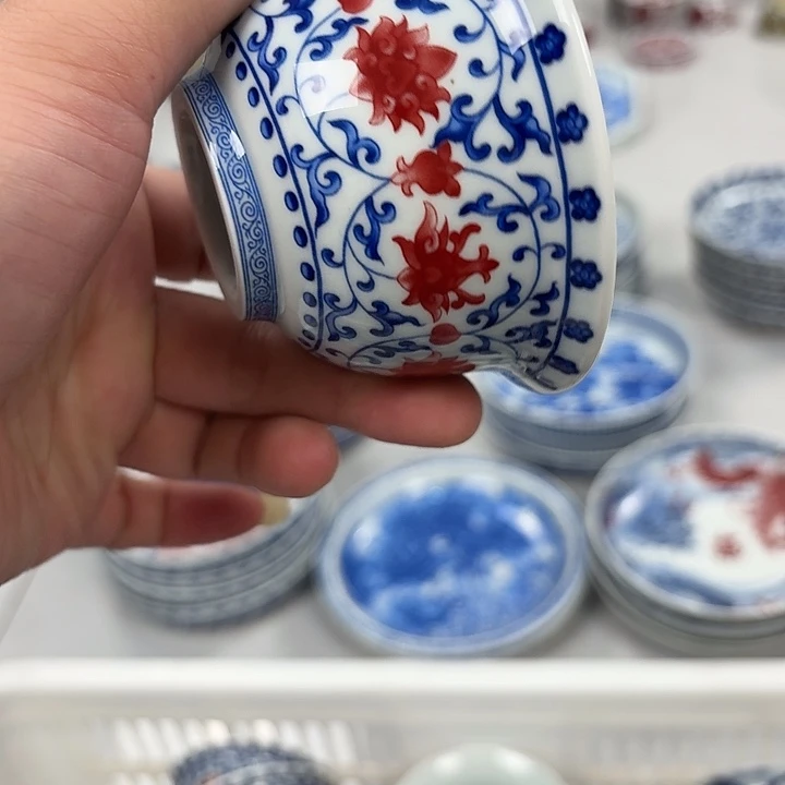 瓷片釉里红缠枝莲大压手杯景德镇