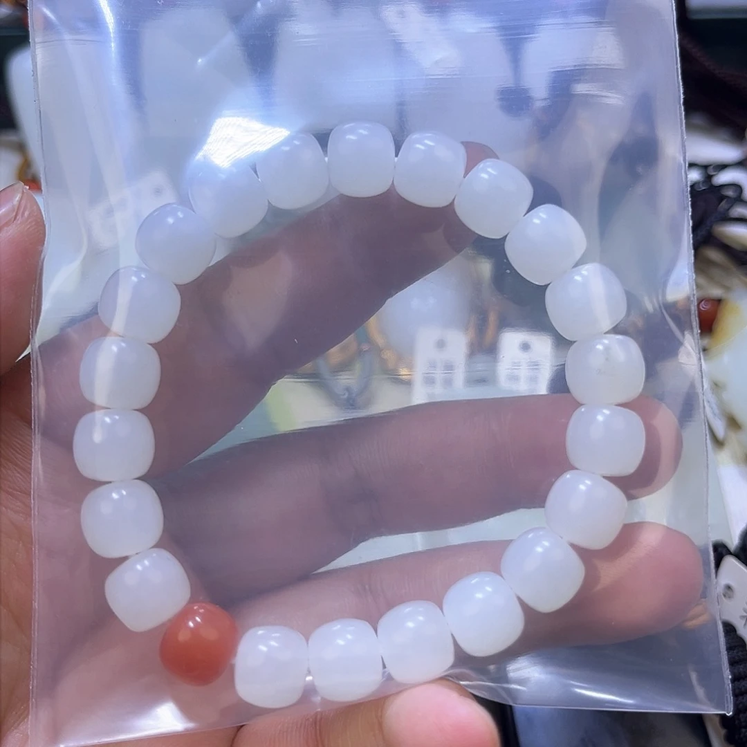 和田玉手链未镶嵌Z****?