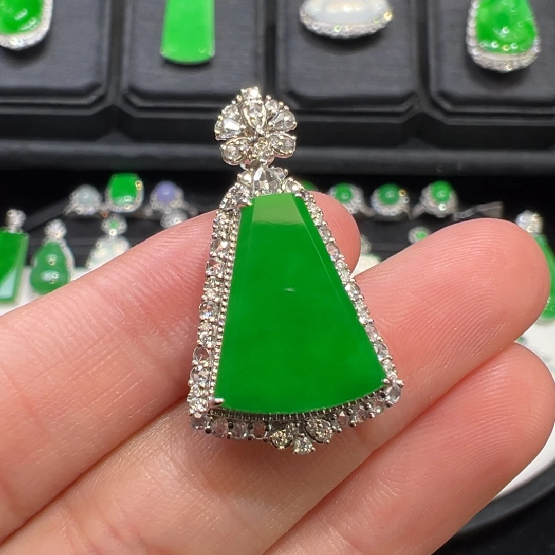 翡翠吊坠(不含链)18K金镶嵌48小时鉴赏期（超时不退不换）