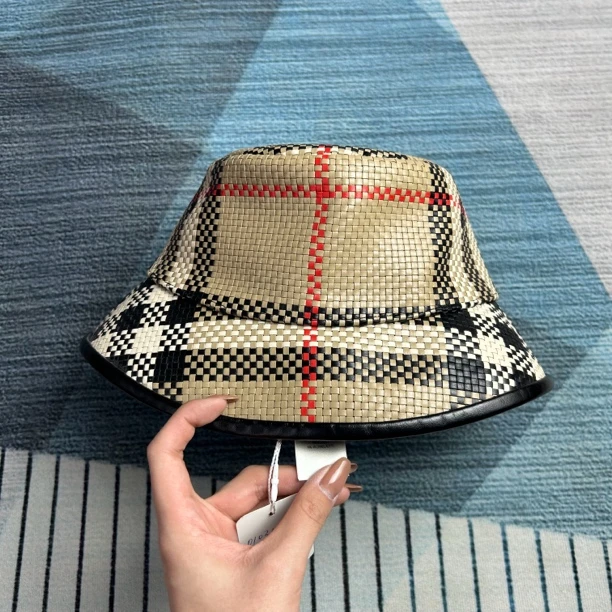 95新 BURBERRY/博柏利 格纹渔夫帽