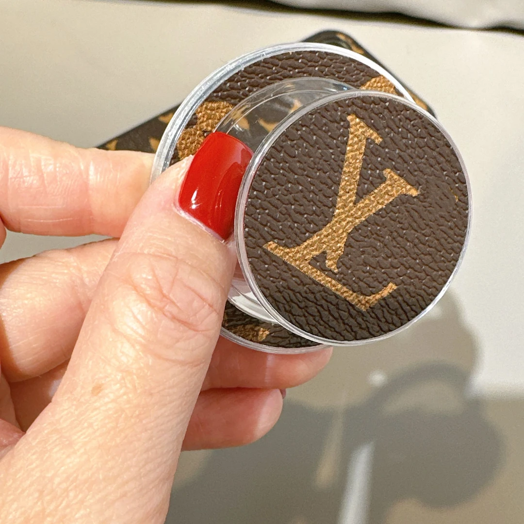 老花皮质磁吸支架棕色适用于苹果15手机壳女款iPhone14promax