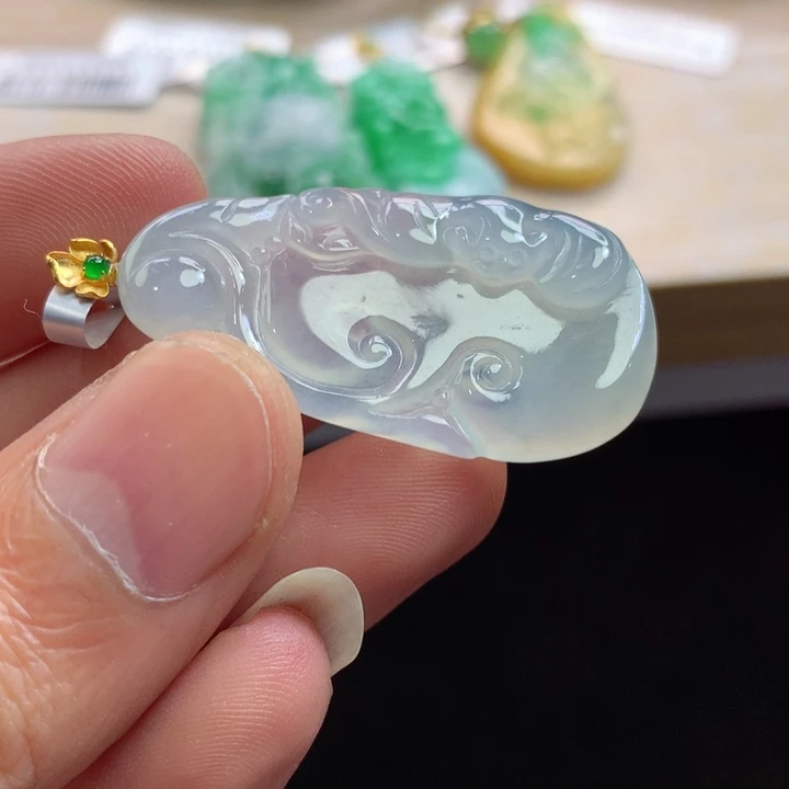 翡翠未镶嵌颈饰吊坠