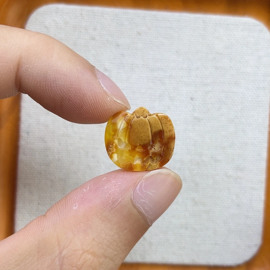 琥珀未镶嵌珠宝奇石南瓜