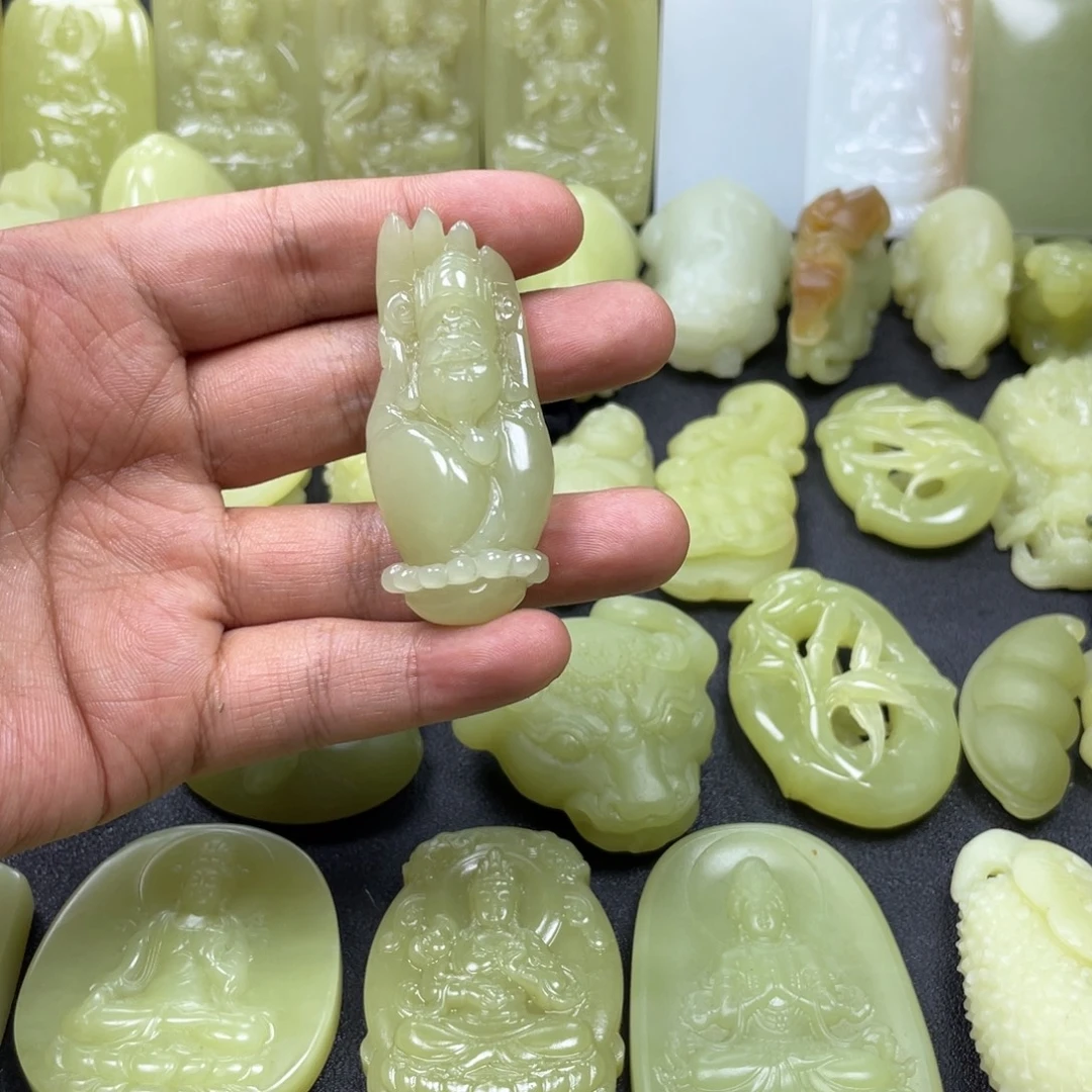 和田玉（黄玉）未镶嵌颈饰