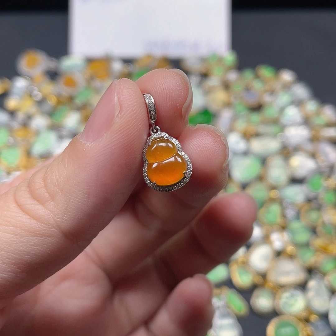 翡翠颈饰18K金镶嵌天然翡翠18kA货